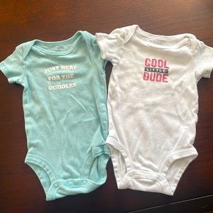 Bundle of 2 baby bodysuits